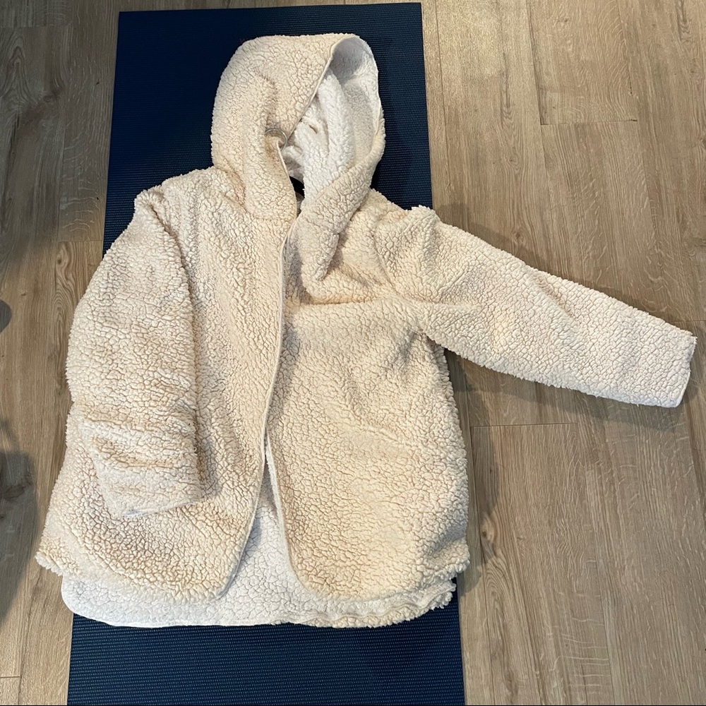 BDG fuzzy jacket